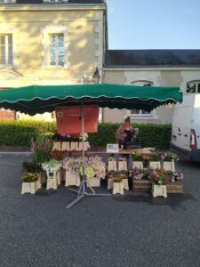Stand fleurs marché de Montaigu Vendée